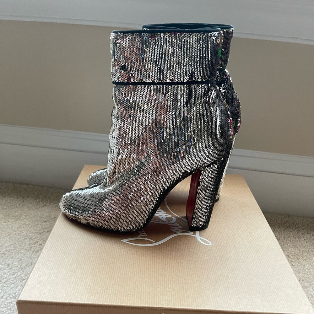 ⛔️SOLD⛔️Christian Louboutin moulamax bootie